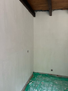 Photo de galerie - Rattrapage mur intérieur à la chaux