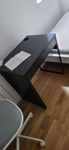 Photo de galerie - Montage bureau Ikea