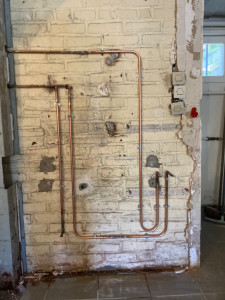 Photo de galerie - Modification et création d'un réseau d'alimentation en cuivre.