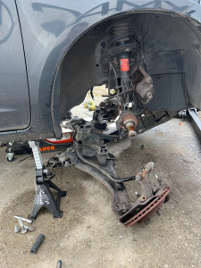 Photo de galerie - Remplacement de crémaillère de direction