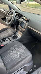 Photo de galerie - Shampouineuse + aspirateur + rénovateur plastique pour cette golf (elle en avait besoin)