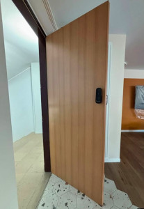 Photo de galerie - Rénovation par film architectural.
​Changez de style sans changer de meubles.
Revêtement professionnel haute résistance (thermoformable).
Rendu neuf sans gros travaux.