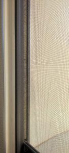 Photo de galerie - Fourniture et pose de moustiquaires enroulables sur mesure.
Coffre et coulisse aluminium,RAL sur mesure.