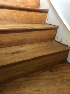 Photo de galerie - Décapage gommage escalier 