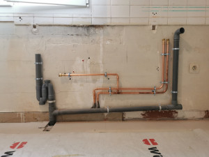 Photo de galerie - Installation EFS/ECS et évacuation pour une futur SDB