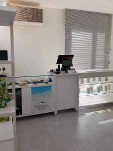 Photo de galerie - Ménage en profondeur et réorganisation d’une boutique sur Royan 