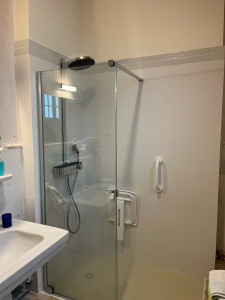 Photo de galerie - Rénovation Salle de bain en salle de douche(placo/carrelage/plomberie) PMR
