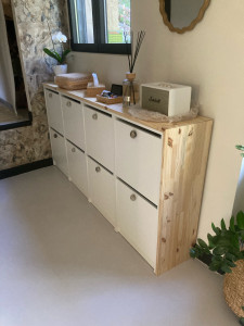 Photo de galerie - Habillage pin d’un ensemble de meubles