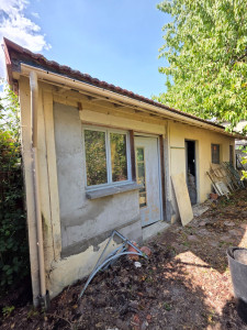 Photo de galerie - Remplacement d'une gouttière et sa descente. 