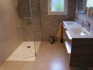 Photo de galerie - Tous corps d'état, plomberie, électricité, peinture, placo, bandes, carrelage, parquet, maçonnerie, terrassement, trou de piscine, toiture