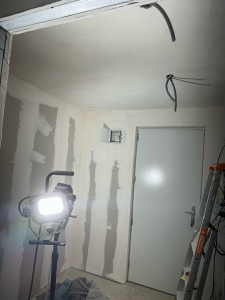 Photo de galerie - Réalisation de joint sur placo 