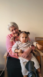 Photo de galerie - Une mamie toute belle avec l'arrière petite fille ?