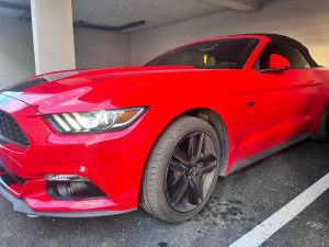 Photo de galerie - Intervention sur une icône américaine : Ford Mustang. Un entretien complet pour garder la bête en forme. Toujours important de rouler en sécurité, même avec du style !
