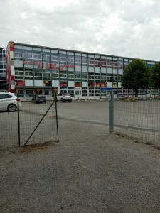 Photo de galerie - Nous sommes intervenus au sein d une école pour l entretien de la cour de récréation ça été un plaisir pour nous d avoir réalisés l entretien de la cour de récréations pour les enfants 