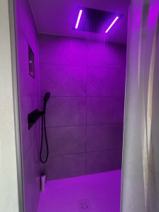 Photo de galerie - Entierement fait par mes soins! du placo aux bandes,  de la promberie a la robinetterie, du receveur à  la porte de douche,l'étanchéité des murs à la faïence