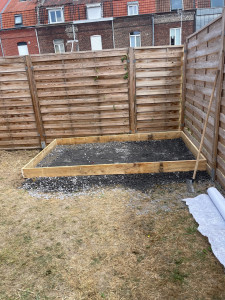 Photo de galerie - Petite dalle béton pour accueillir un cabanon