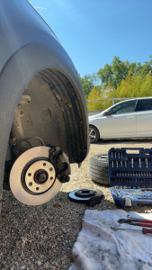 Photo de galerie - Remplacement disques plaquettes 