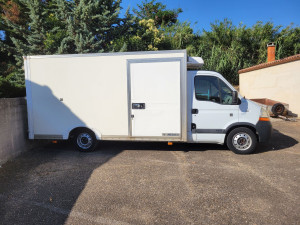 Photo de galerie - Bonjour,

je propose mon aide pour tous ceux qui ont besoin d'un camion 20m3 livraison d'ameublement, débarras maison garage cave etc.....