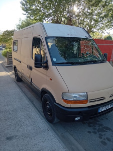 Photo de galerie - Pour le transport de colis mon véhicule à disposition pour les petits trajets c'est un renault master 2