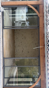 Photo de galerie - Pose de carrelage pierre d’Occitanie. Pour une salle de sport.