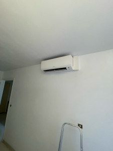Photo de galerie - Pose mono split mural Daikin 