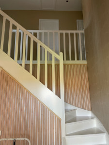 Photo de galerie - Peinture escalier et revêtement clostra 
