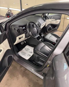 Photo de galerie - Intérieur complet banquette tableau de bord les 4 vitres shampouineuse 