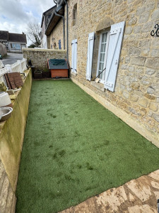 Photo de galerie - Installation d’une pelouse synthétique 