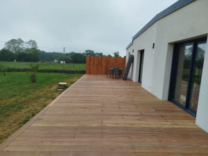 Photo de galerie - Réalisation d'une terrasse en bois exotique en cumaru 