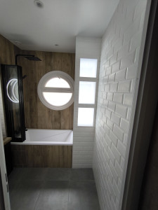 Photo de galerie - Rénovation totale salle de bain, avec niche sur mesure.
