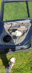 Photo de galerie - Changement d' une serrure sur une porte de golf 4