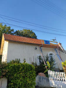 Photo de galerie - Rénovation de vos toitures et entre
tien ( velux,lavage, traitement, faîtage,rive ect)
