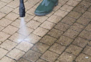 Photo de galerie - Nettoyage dalle haut pressions 