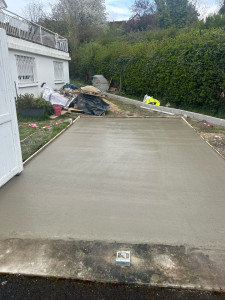 Photo de galerie - J’ai fini de couler le meuble