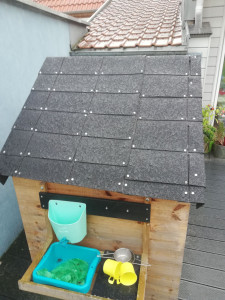 Photo de galerie - Toiture sur cabane enfant pour l'étanchéité
