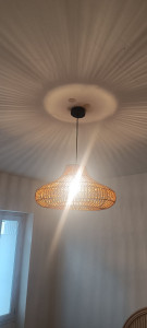 Photo de galerie - Installation et fixation d'une suspension lumineuse décorative