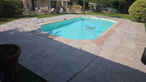 Photo de galerie - Piscine et terrasse 