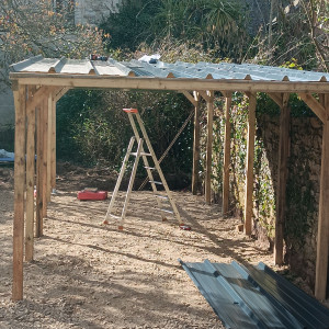 Photo de galerie - Montage d'une abri de voiturette de golf 