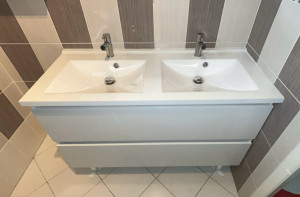 Photo de galerie - Installation d’un double vasque . création d’une double arriver eau chaude ,eau froide et d’une double vidange . 