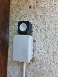 Photo de galerie - Mise en Sécurité installation extérieur 