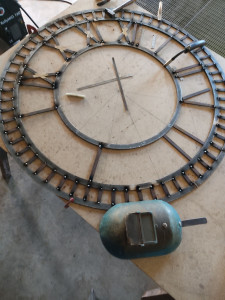 Photo de galerie - Cadran horloge métal diamètre 1300
