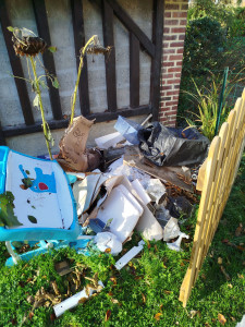 Photo de galerie - Tas de déchets à évacuer 