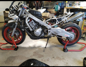 Photo de galerie - Mécanique, réparation simple auto/moto
(vidange, frein, pneus, ...)
Nettoyage ultrason.