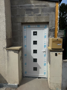 Photo de galerie - Remplacement porte d’entrée 