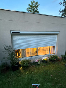 Photo de galerie - Volets roulants solaire 