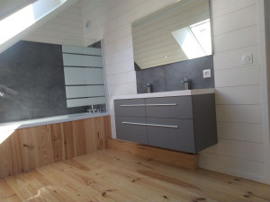 Photo de galerie - Réalisation complète d'une salle de bain 
Mur Sol électricité plomberie 