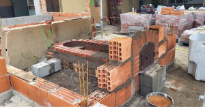 Photo de galerie - Construction d'un four à bois
