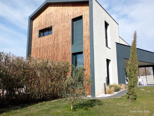 Photo de galerie - Traitement dégrisant bardage bois.