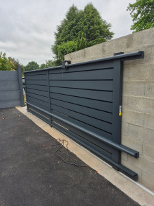 Photo de galerie - Bricolage et multi services