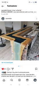 Photo de galerie - Mange debout/bar, résine et chêne, cascade fait mains, en résine.